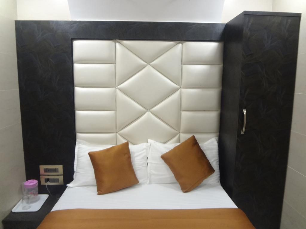 Hotel Karishma Βομβάη Εξωτερικό φωτογραφία