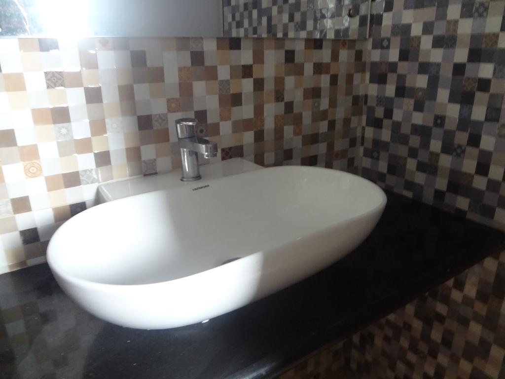 Hotel Karishma Βομβάη Εξωτερικό φωτογραφία