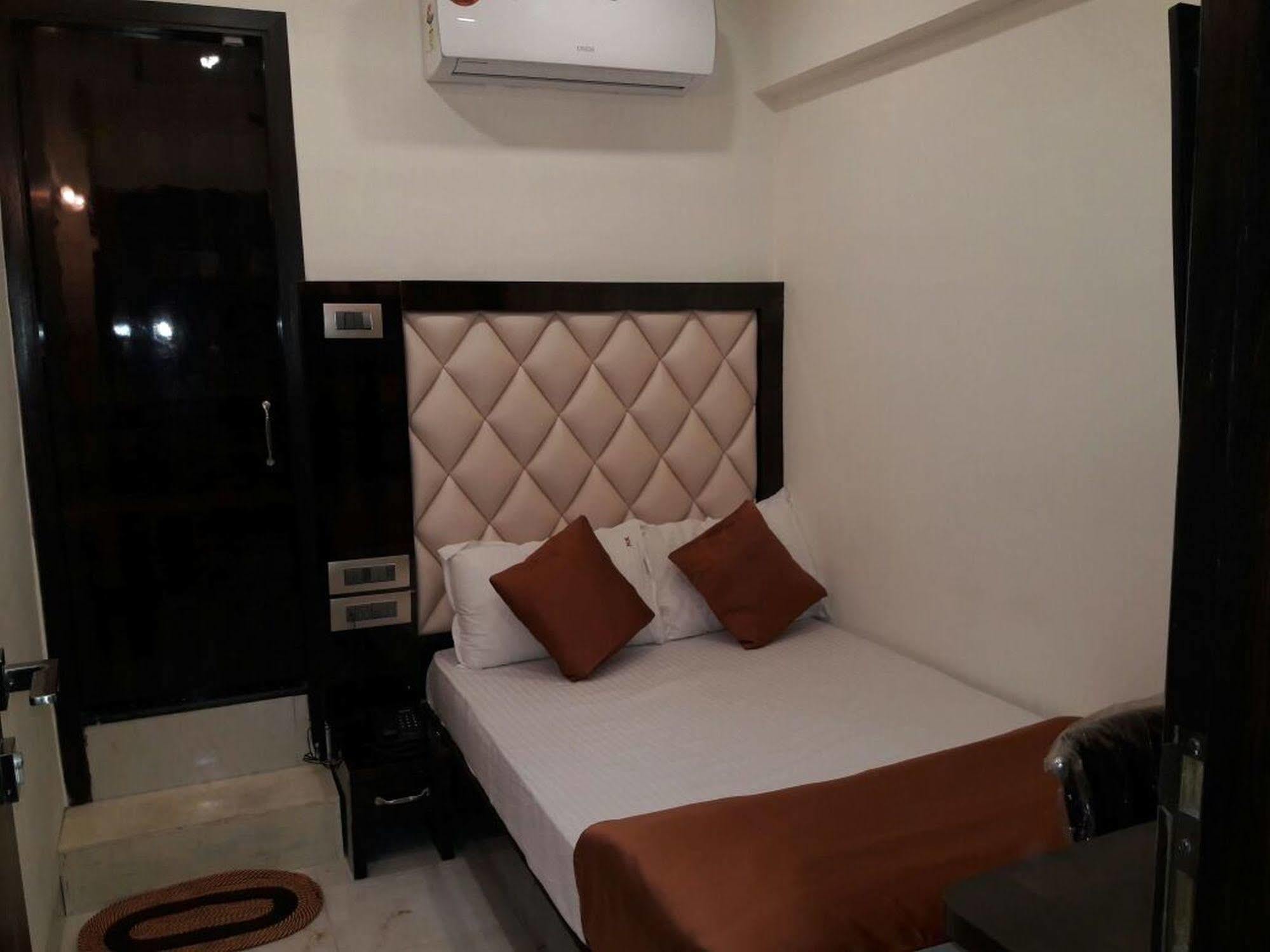 Hotel Karishma Βομβάη Εξωτερικό φωτογραφία