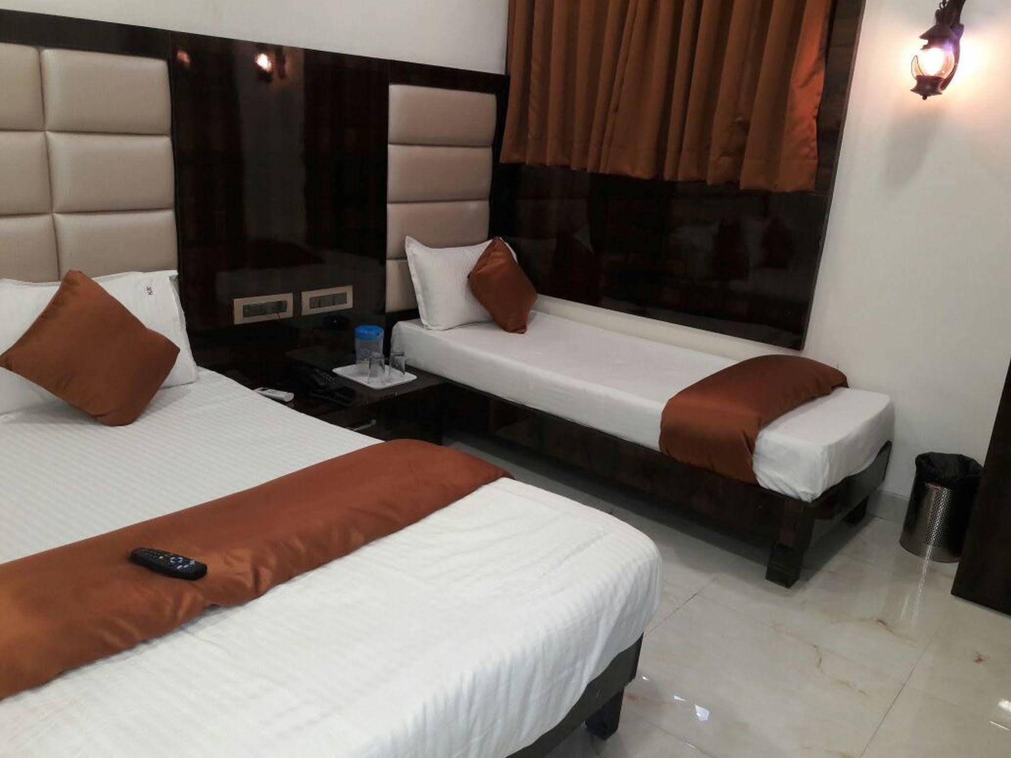 Hotel Karishma Βομβάη Εξωτερικό φωτογραφία