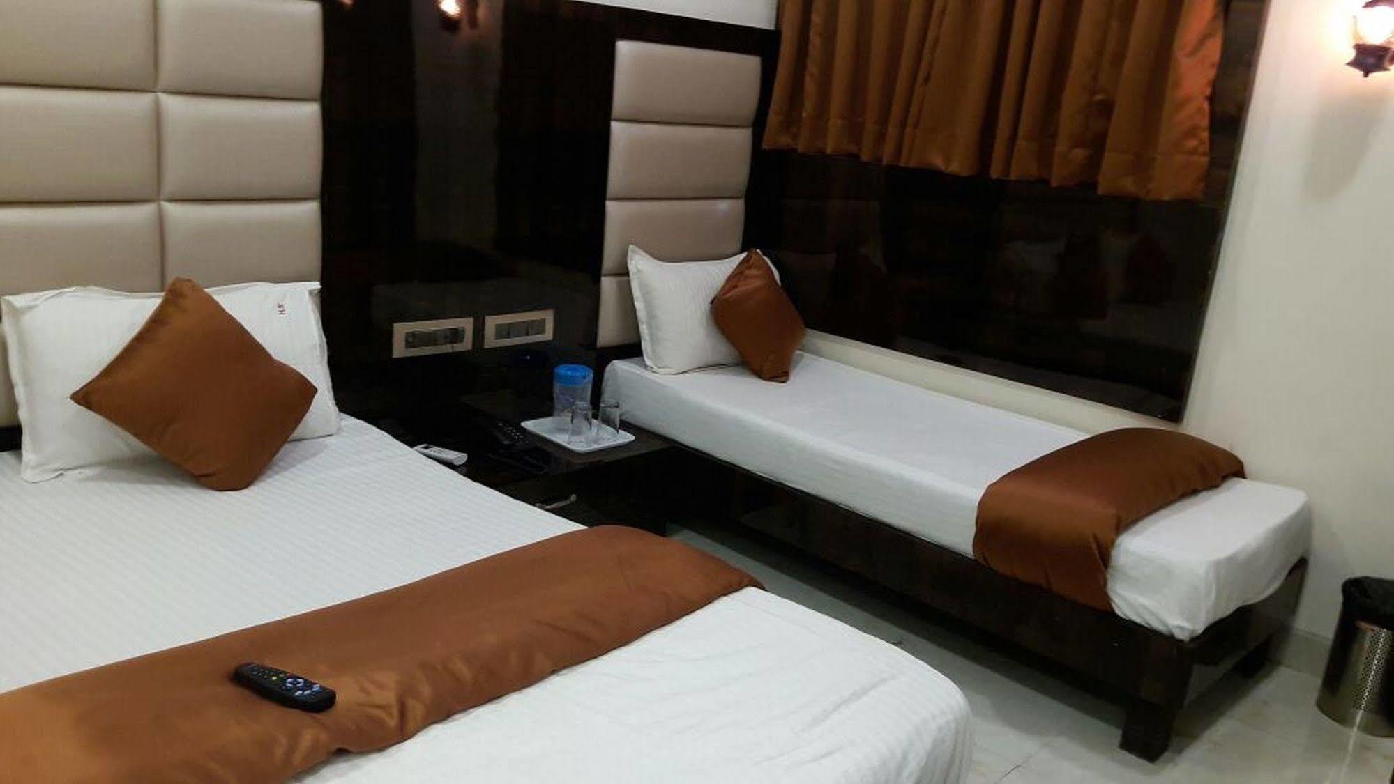 Hotel Karishma Βομβάη Εξωτερικό φωτογραφία